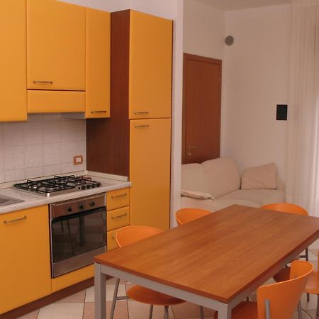 Family Apartments Residence Trieste Lido di Jesolo Exterior foto